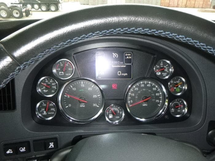2021 Kenworth W990 — photo 25