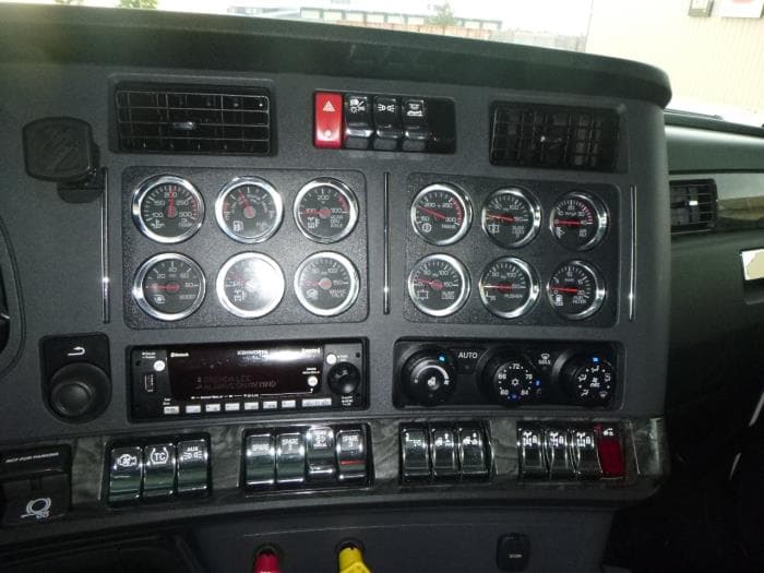 2021 Kenworth W990 — photo 27