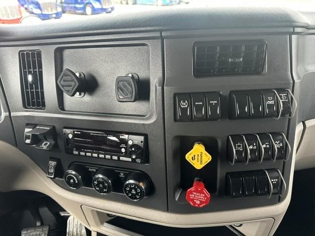 2022 Peterbilt 567 — photo 4