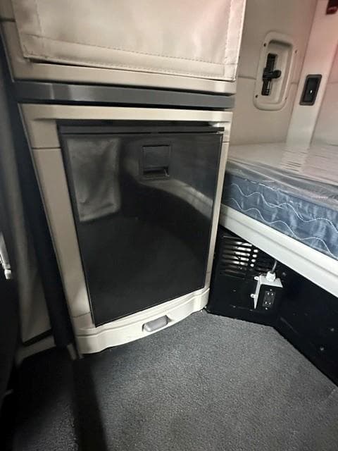 2022 Peterbilt 567 — photo 8