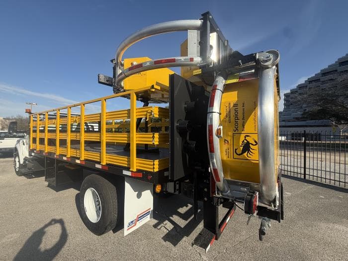 2027 Ford F-650 — photo 3