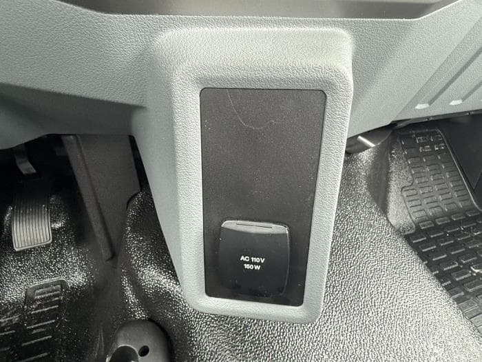 2027 Ford F-750 — photo 16