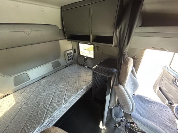 2018 International LT — photo 17