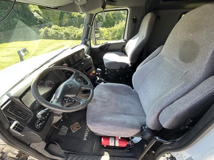 2018 International LT — photo 11