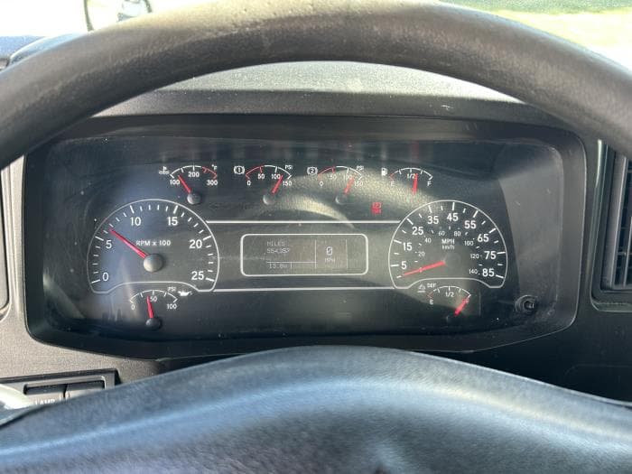 2018 International LT — photo 13