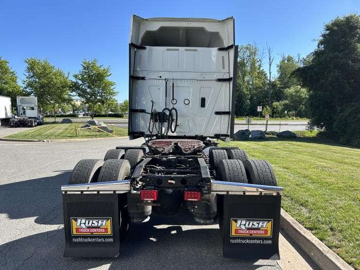 2018 International LT — photo 7