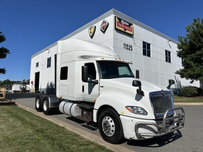 2018 International LT — photo 2