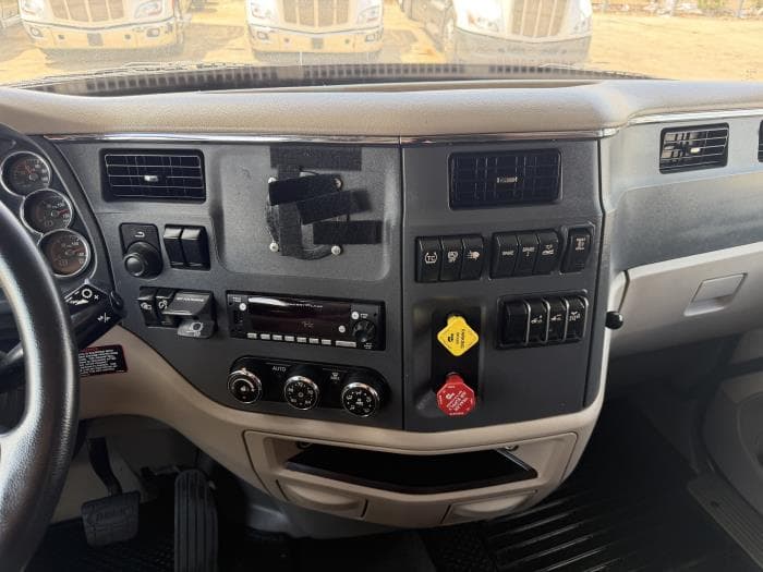 2022 Peterbilt 567 in Jacksonville, FL — photo 34