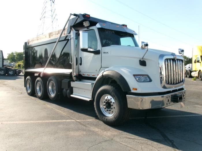 2026 International HX — photo 3