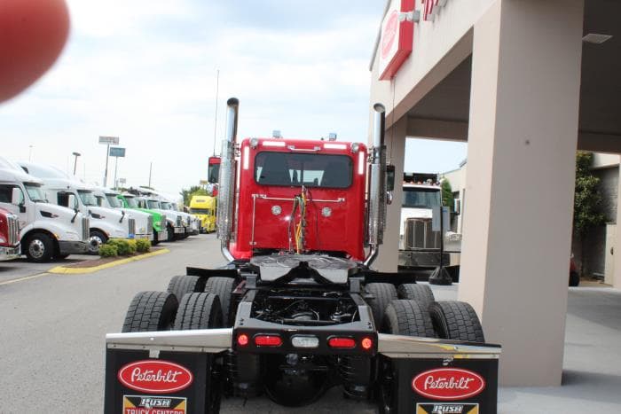 2023 Peterbilt 389 — photo 6