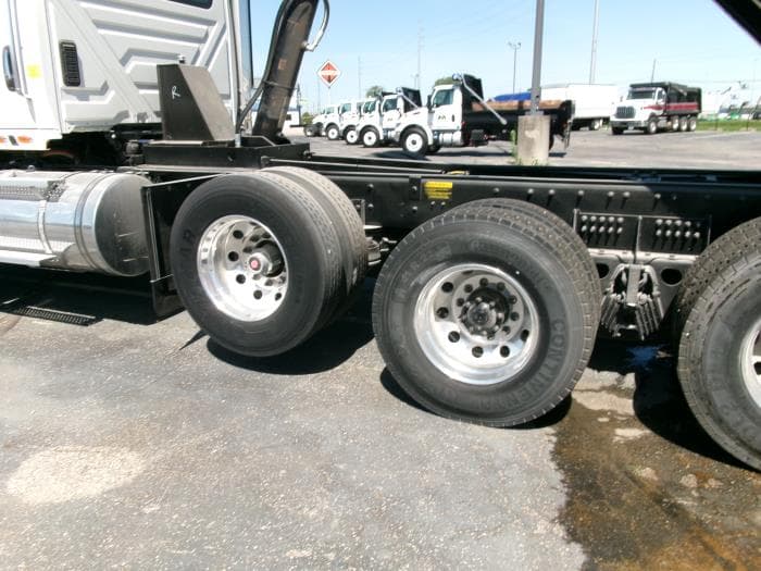 2026 International HX — photo 11