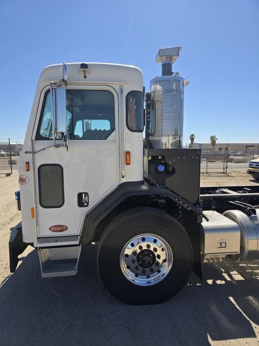 2026 Peterbilt 520 — photo 9