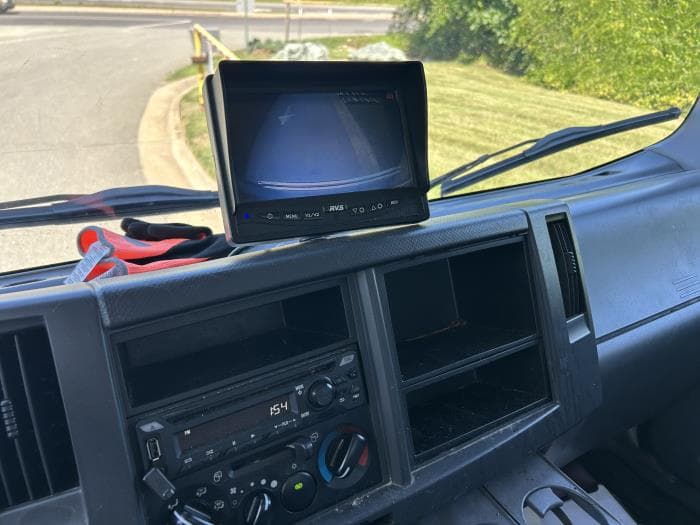 2020 Isuzu NQR — photo 11