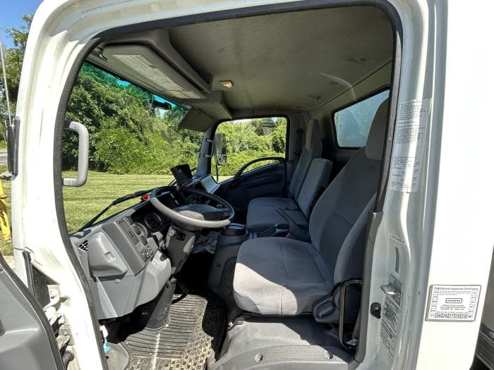 2020 Isuzu NQR — photo 9