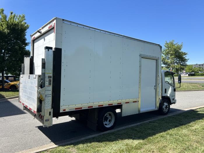 2020 Isuzu NQR — photo 5