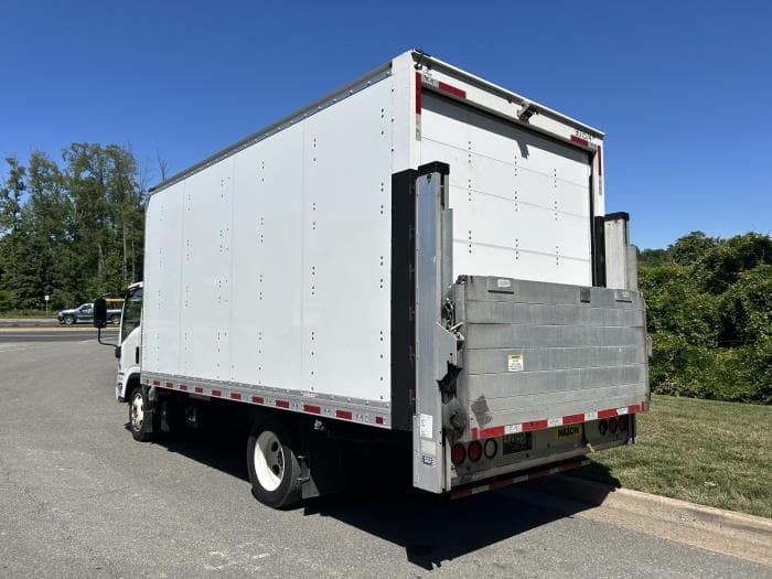 2020 Isuzu NQR — photo 4