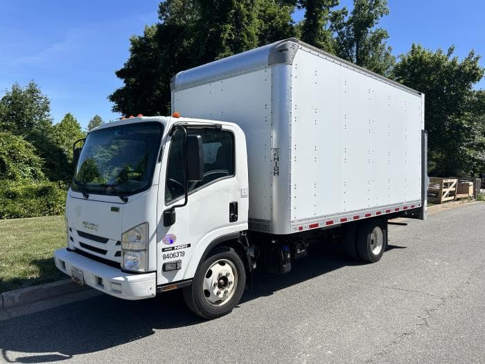 2020 Isuzu NQR — photo 3