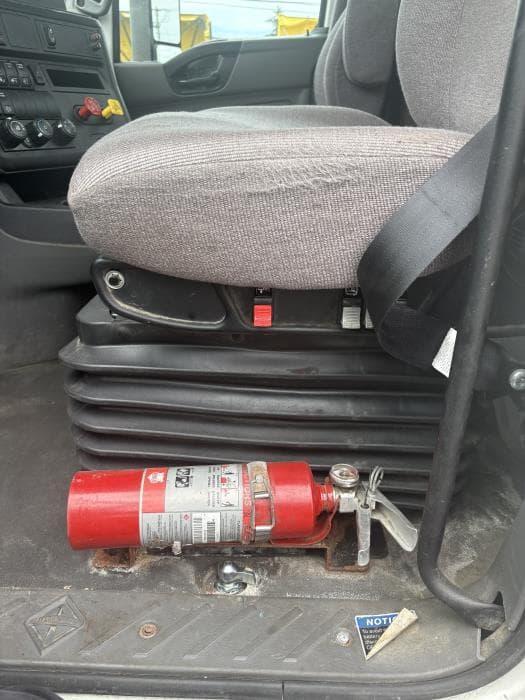 2021 International LT — photo 4