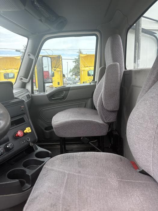 2021 International LT — photo 5