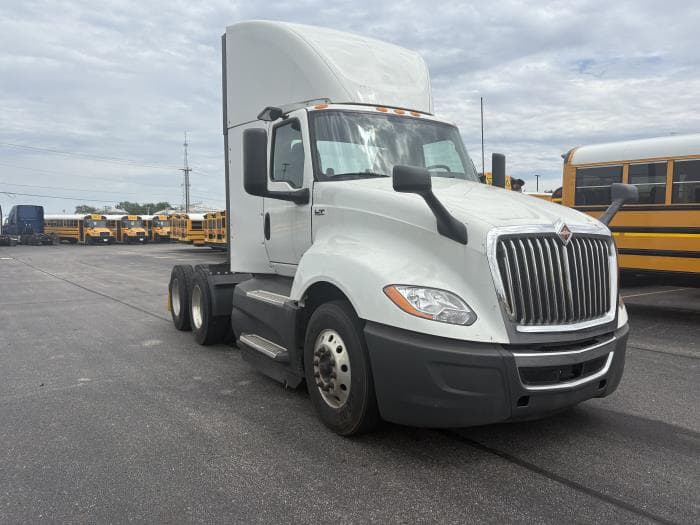 2021 International LT — photo 9
