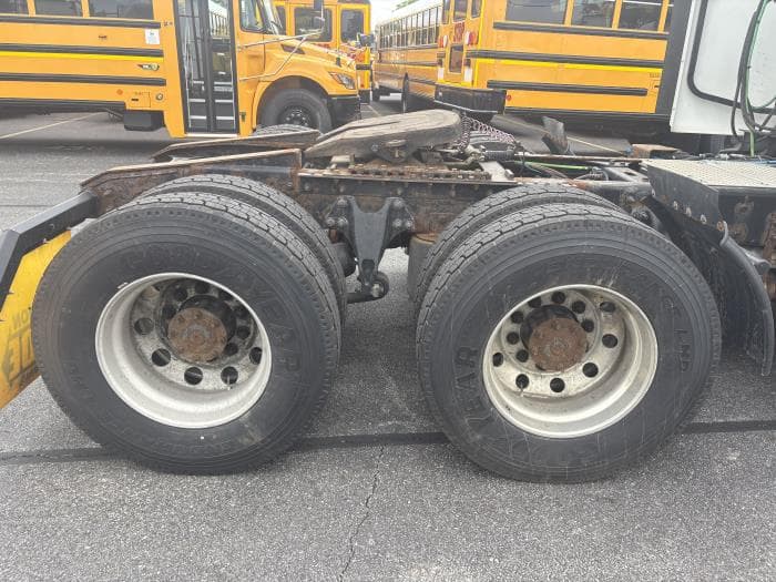 2021 International LT — photo 10