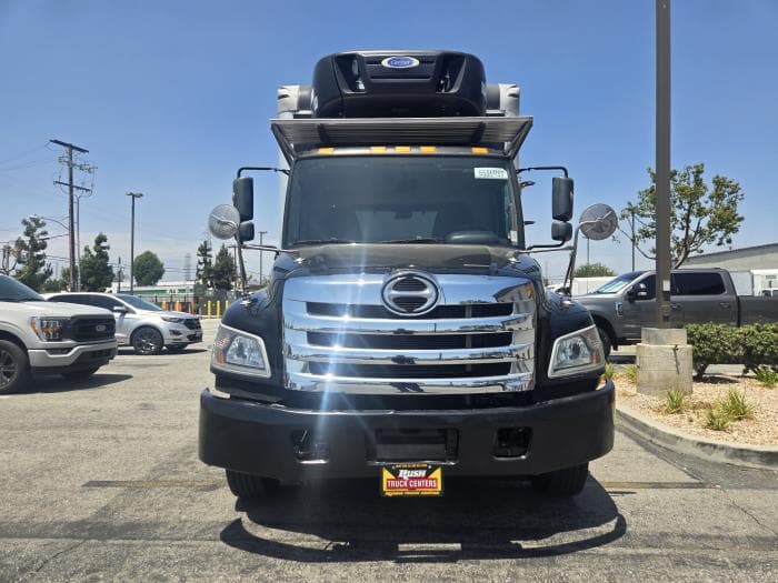 2019 Hino 268 — photo 3