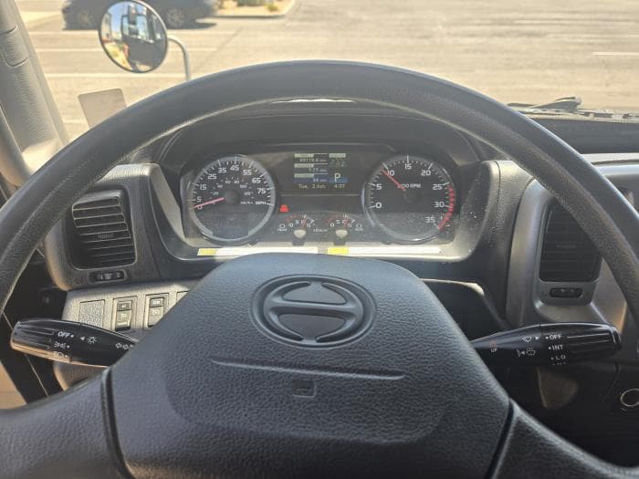 2019 Hino 268 — photo 11