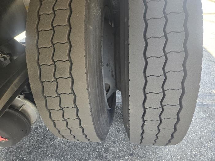 2019 Hino 268 — photo 17