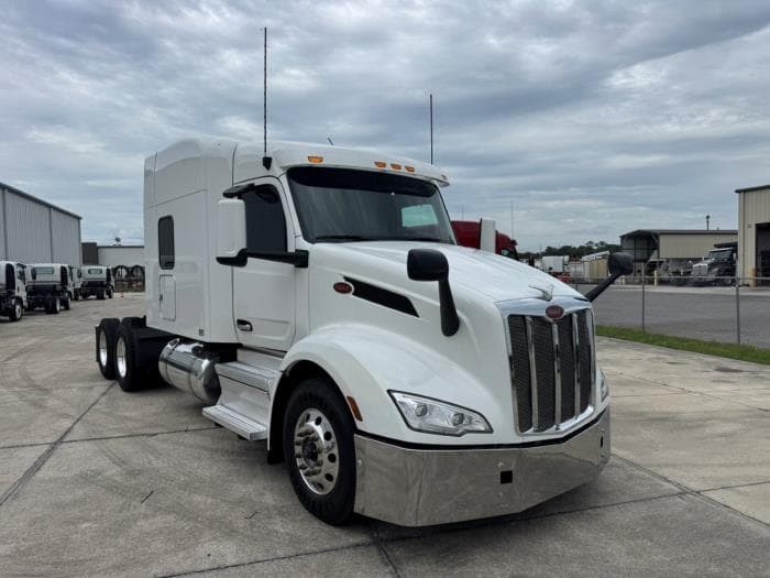 2022 Peterbilt 579 — photo 4