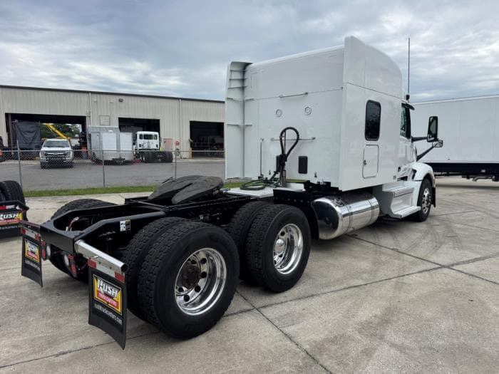 2022 Peterbilt 579 — photo 6