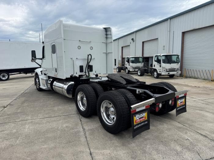 2022 Peterbilt 579 — photo 8