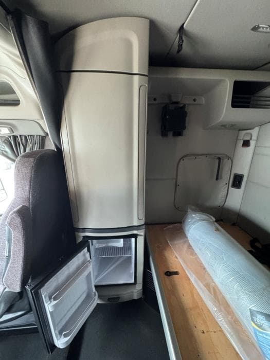 2022 Peterbilt 579 — photo 15