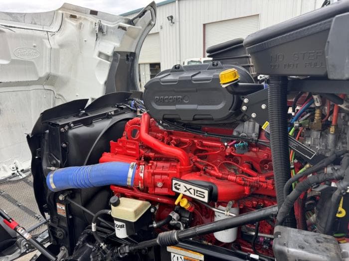 2022 Peterbilt 579 — photo 18