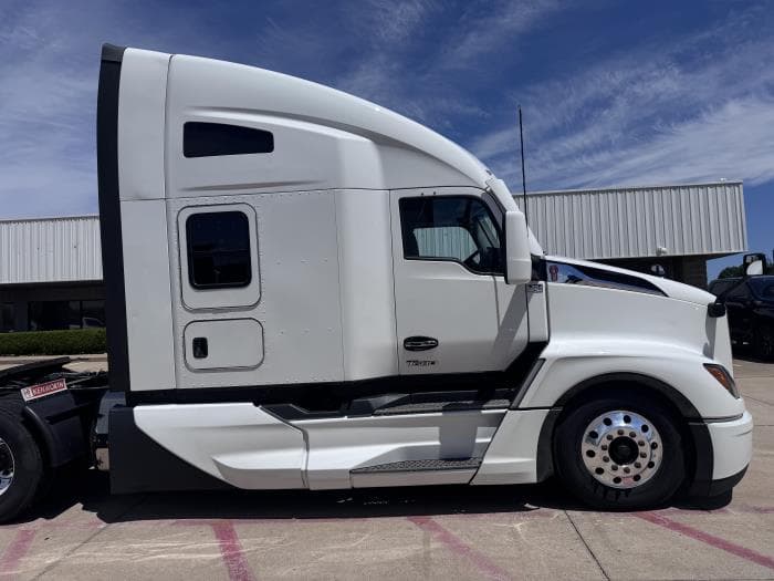 2022 Kenworth T680 — photo 8