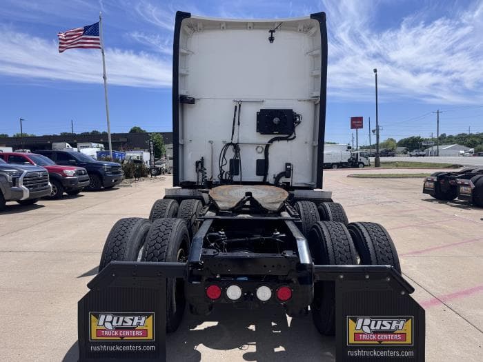 2022 Kenworth T680 — photo 9