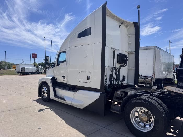 2022 Kenworth T680 — photo 5