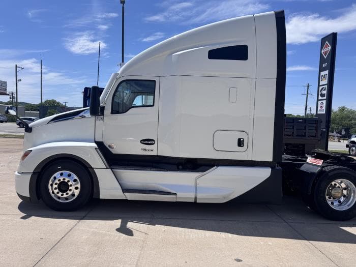 2022 Kenworth T680 — photo 7