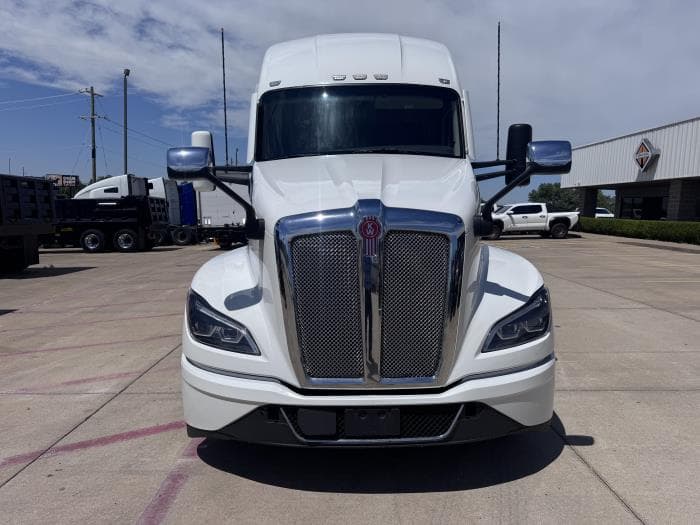 2022 Kenworth T680 — photo 4