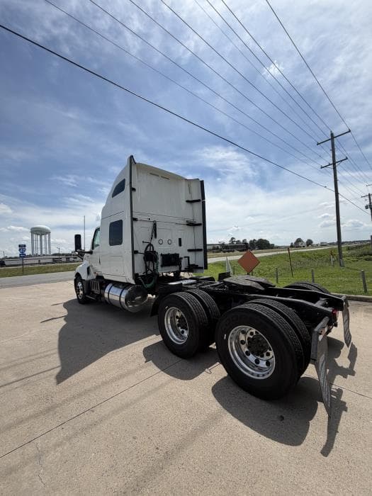 2019 International LT — photo 6