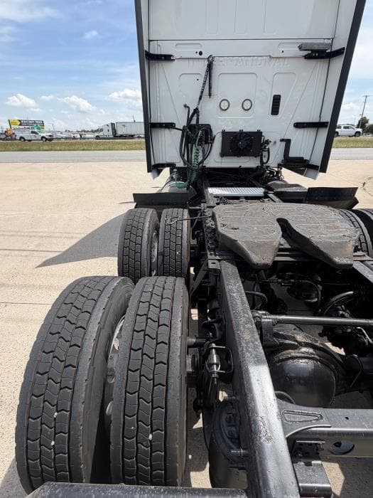 2019 International LT — photo 8
