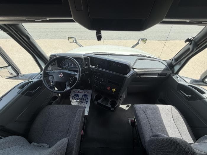 2019 International LT — photo 19