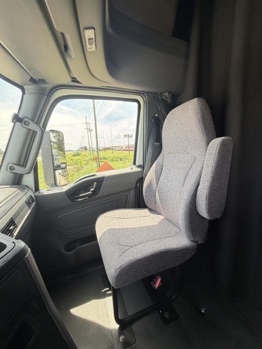 2019 International LT — photo 25