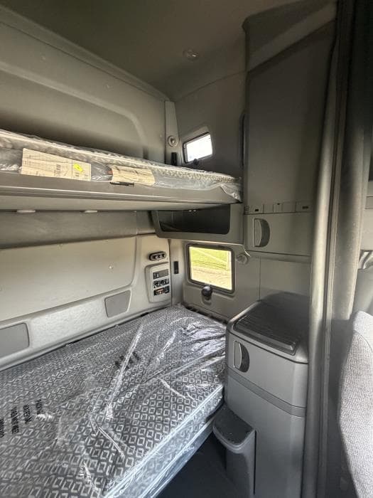 2019 International LT — photo 26
