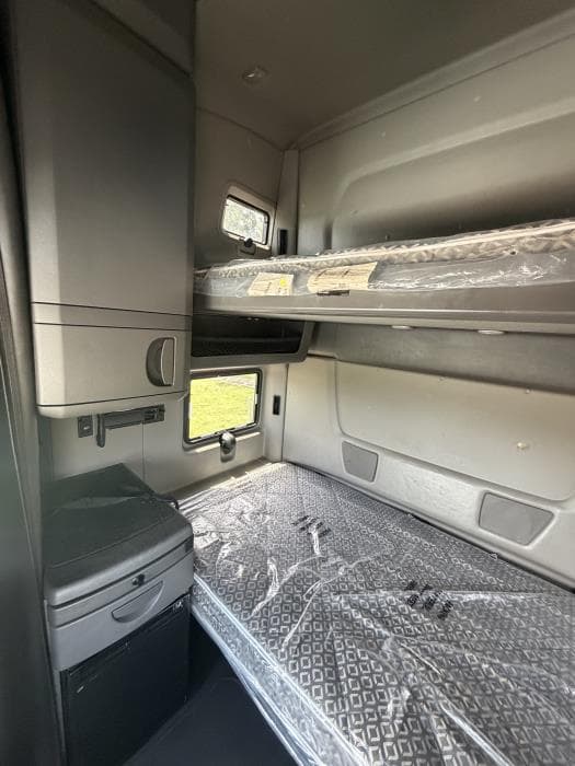 2019 International LT — photo 27