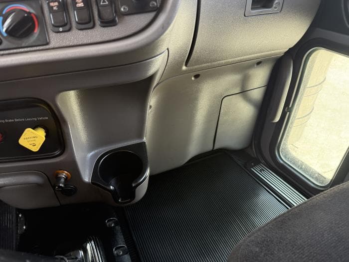 2022 Peterbilt 389 — photo 9
