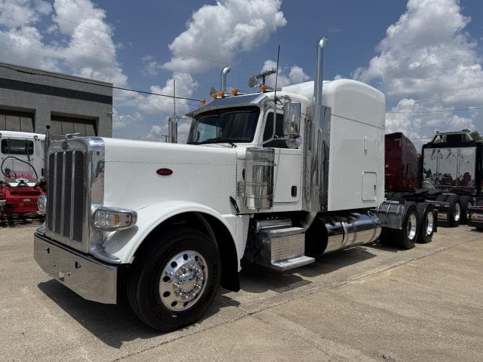 2022 Peterbilt 389