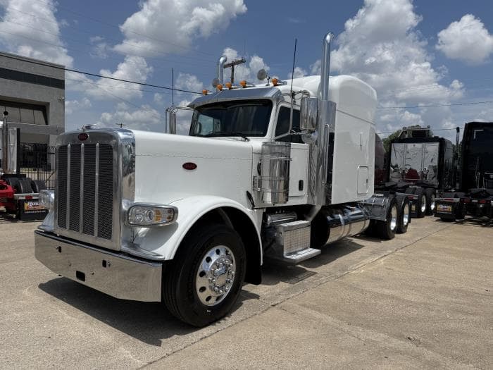 2022 Peterbilt 389 — photo 21