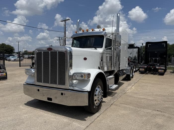 2022 Peterbilt 389 — photo 22
