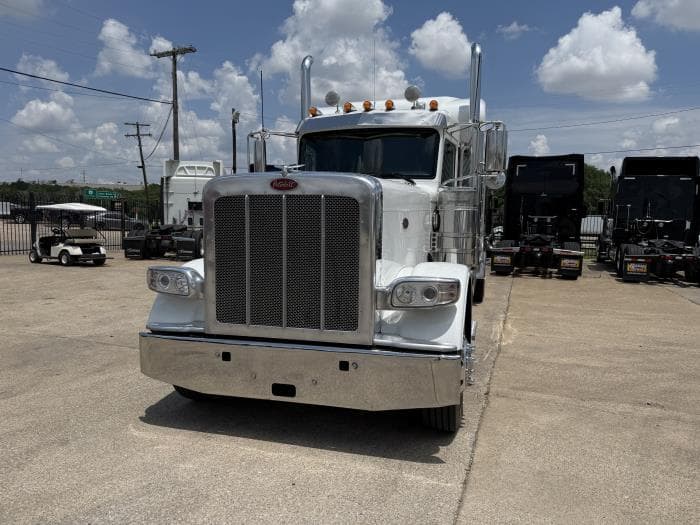2022 Peterbilt 389 — photo 23