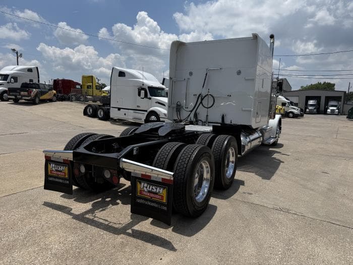 2022 Peterbilt 389 — photo 33